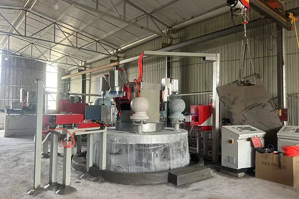 Cách các nhà máy đúc sẵn ở Bắc Mỹ giải quyết tắc nghẽn trong việc đánh bóng bollard bằng hệ thống tự động hóa 5 trạm